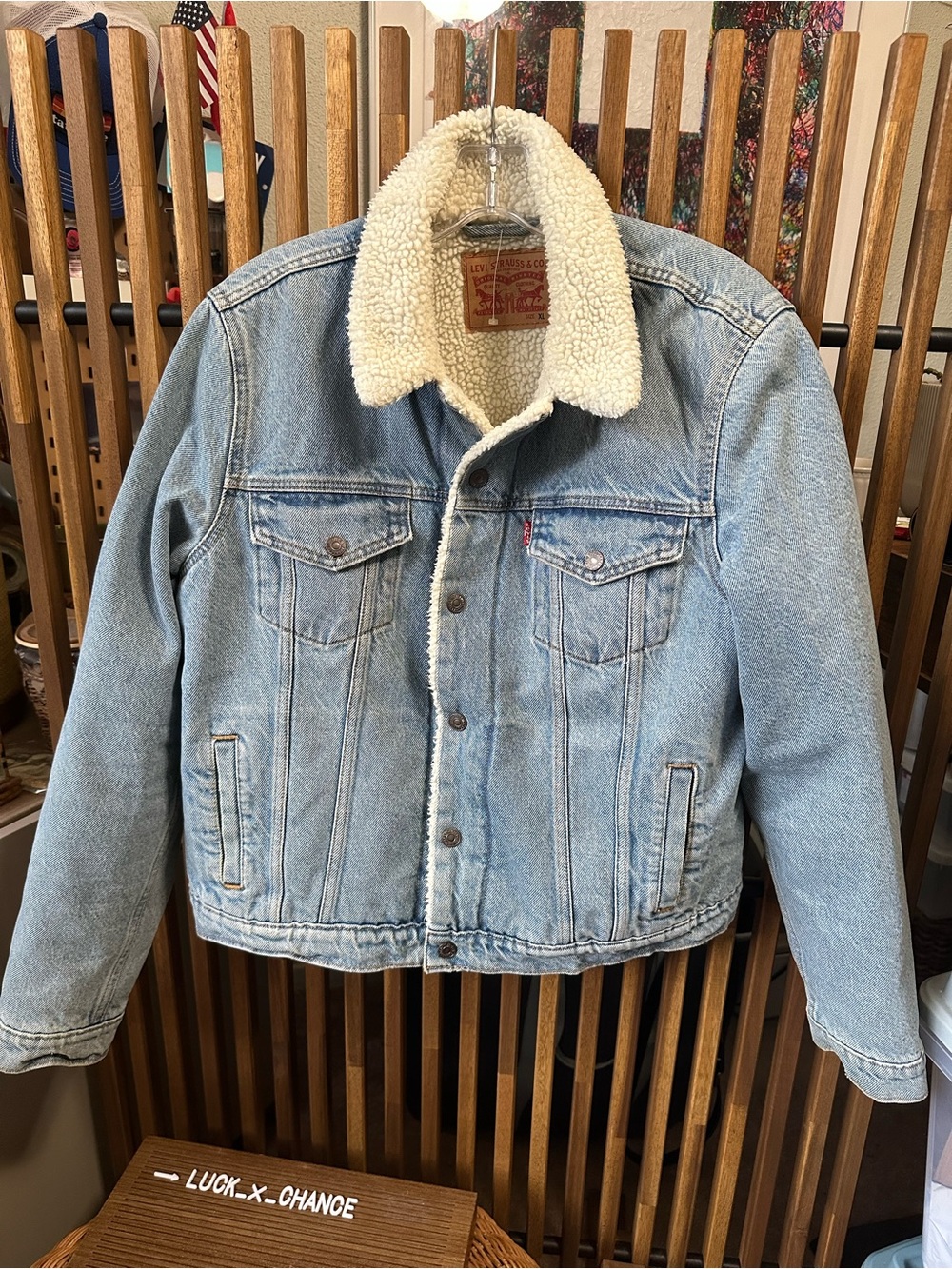 Levi’s Premium Sherpa Lined Denim Trucker Jacket Light Wash XL